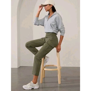 Athleta Endless Cargo Pant Moss Green Athletic Casual Size 14 Large